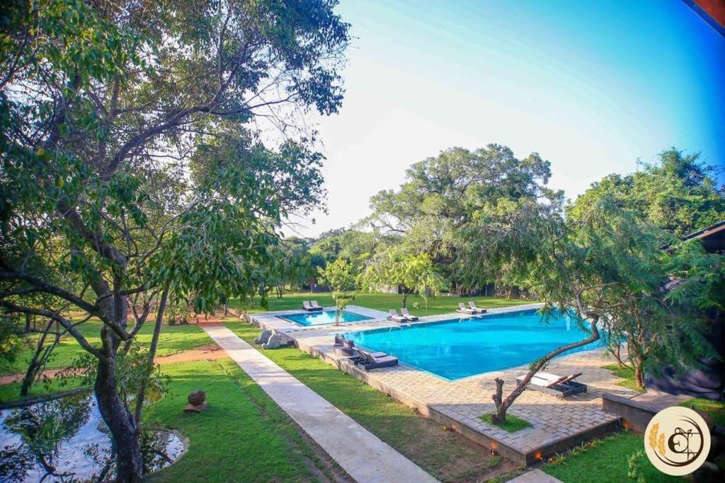Aswadduma Hotel Dambulla Extérieur photo