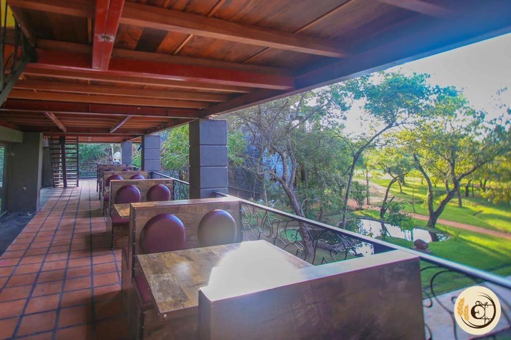 Aswadduma Hotel Dambulla Extérieur photo