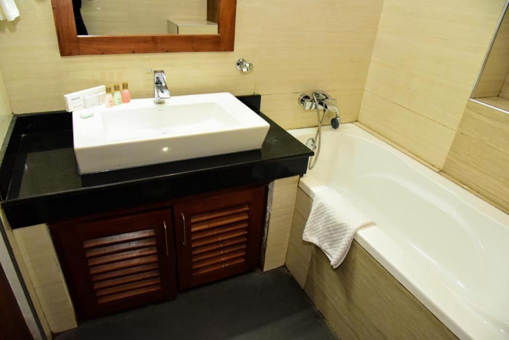 Aswadduma Hotel Dambulla Extérieur photo